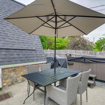 Puget Sound Cabin With Hot Tub And Water Views! Bremerton Eksteriør billede