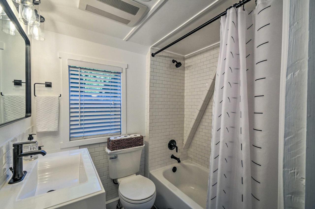 Puget Sound Cabin With Hot Tub And Water Views! Bremerton Eksteriør billede