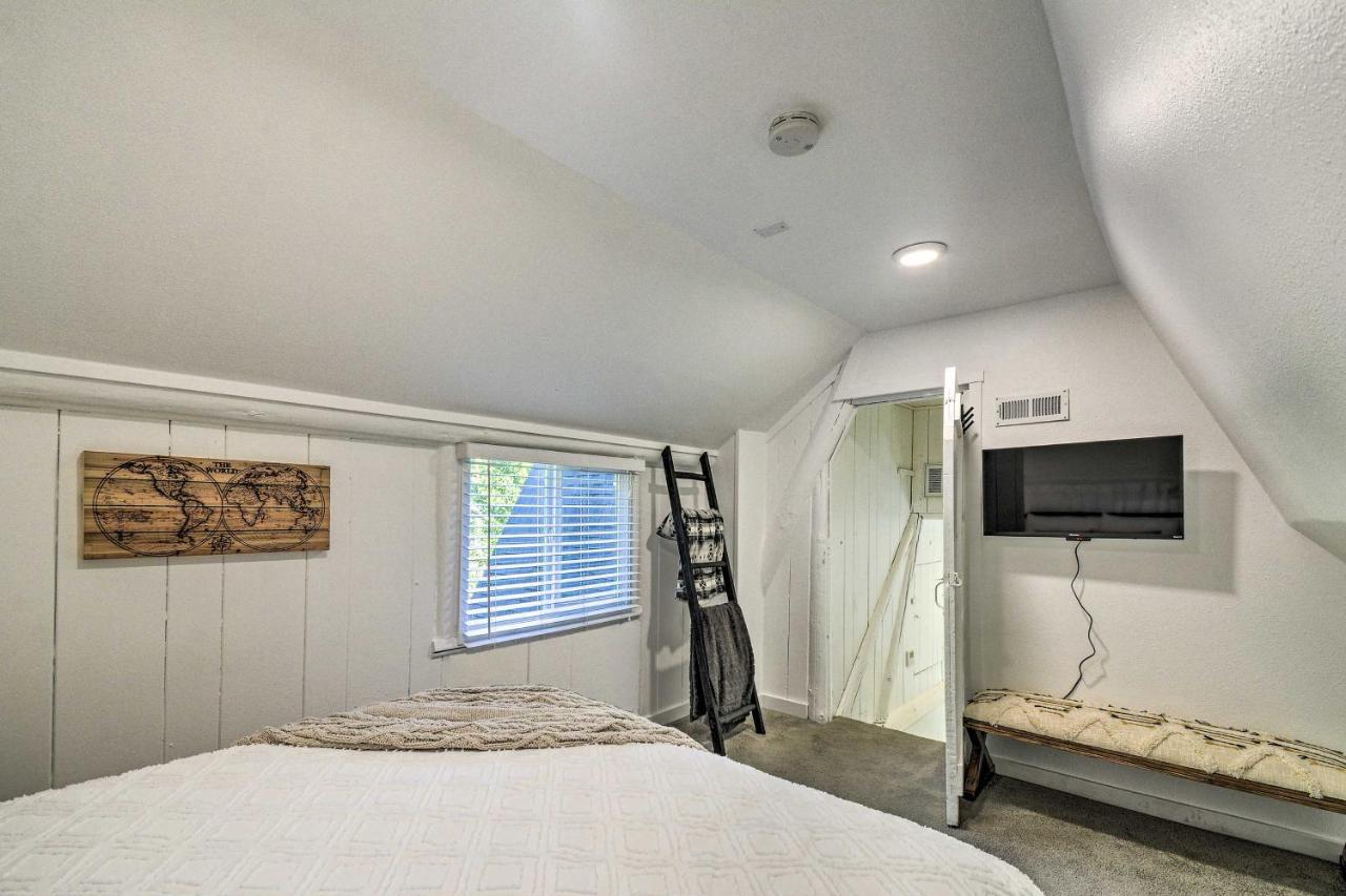 Puget Sound Cabin With Hot Tub And Water Views! Bremerton Eksteriør billede