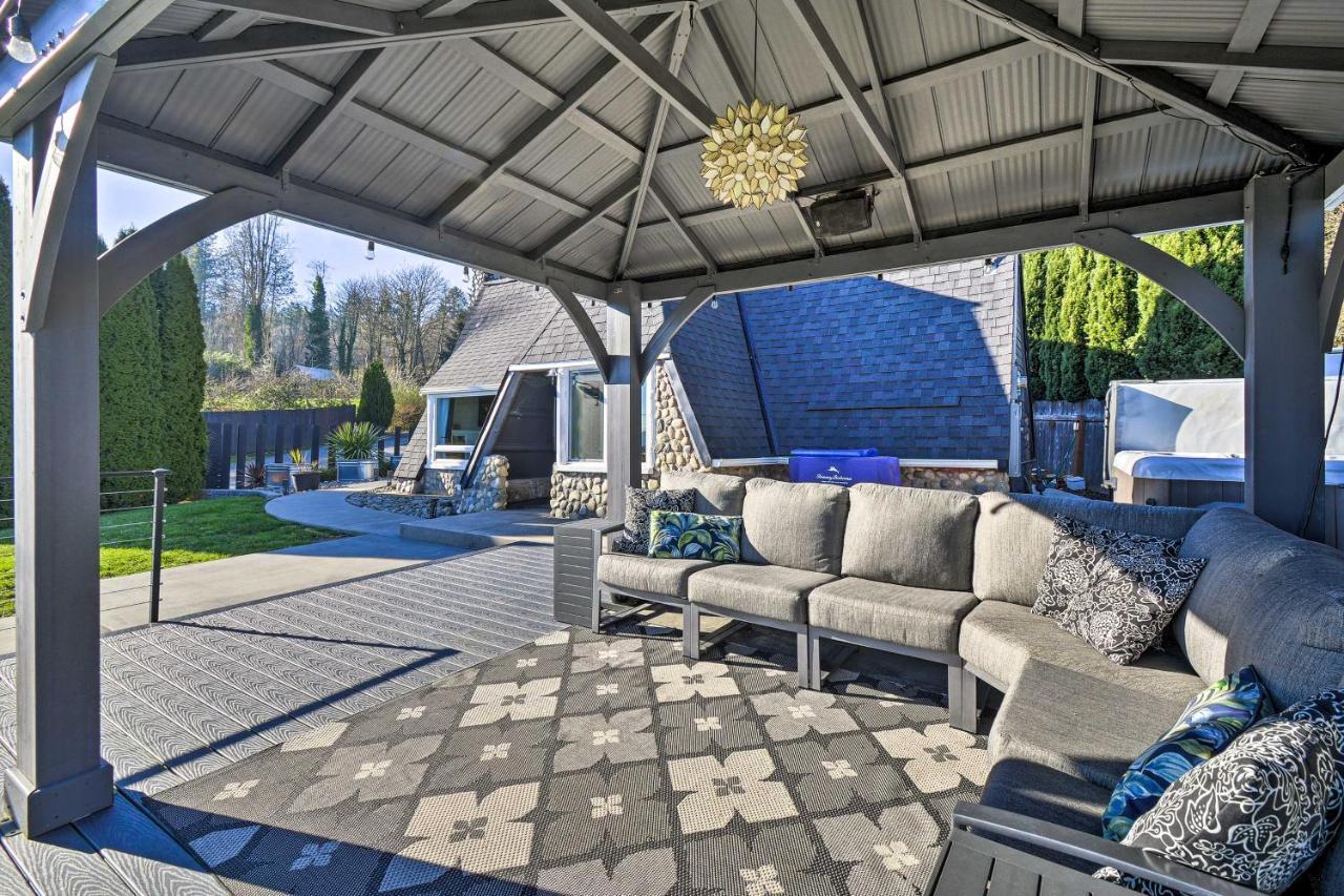 Puget Sound Cabin With Hot Tub And Water Views! Bremerton Eksteriør billede