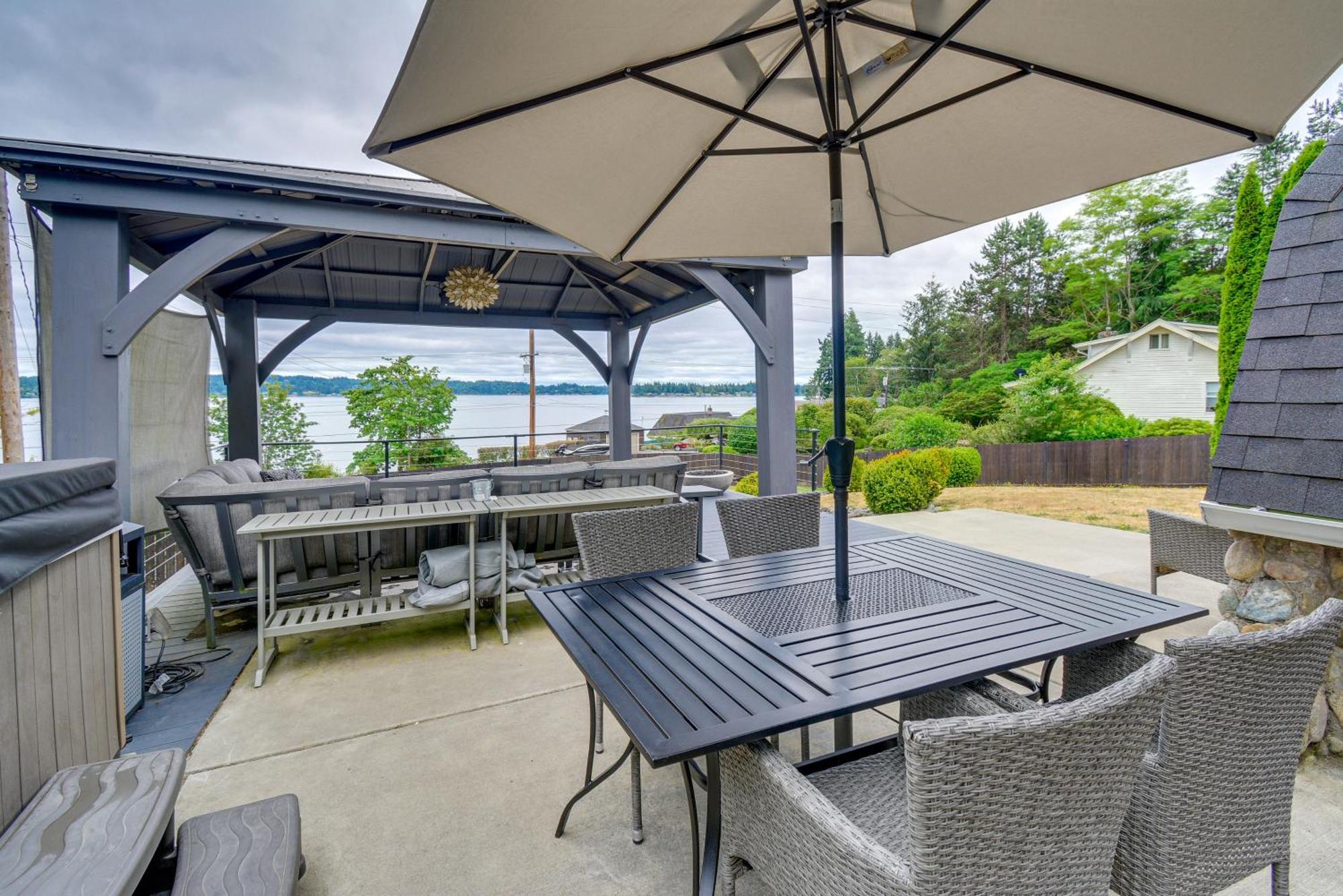 Puget Sound Cabin With Hot Tub And Water Views! Bremerton Eksteriør billede